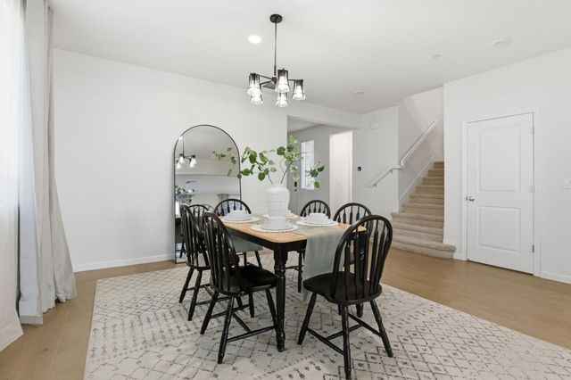 2481 Apple Tree Way, Gilroy, CA 95020