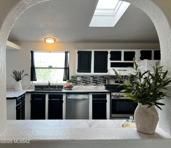 11300 W Ina Road, Tucson, AZ 85743