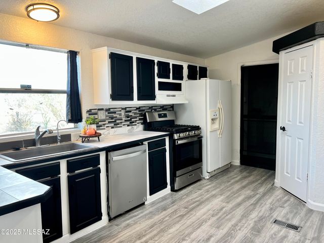 11300 W Ina Road, Tucson, AZ 85743