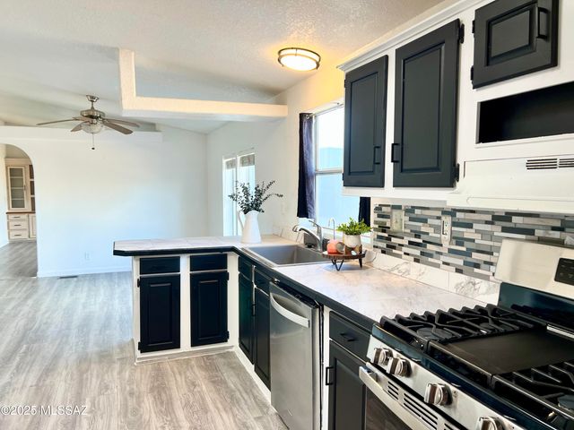 11300 W Ina Road, Tucson, AZ 85743