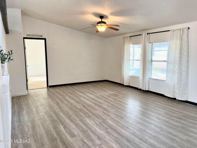 11300 W Ina Road, Tucson, AZ 85743