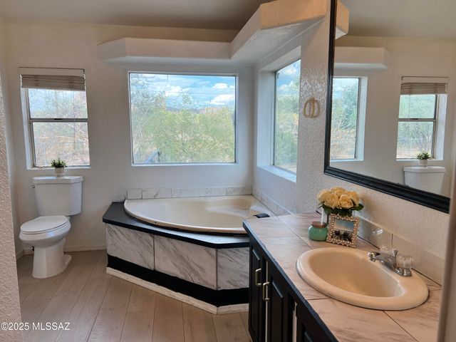 11300 W Ina Road, Tucson, AZ 85743