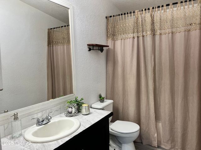 11300 W Ina Road, Tucson, AZ 85743