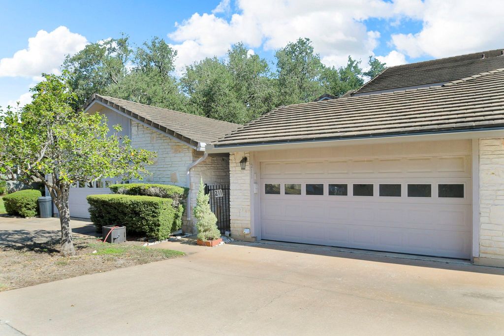 11512 Tin Cup DR 211, Austin, TX 78750
