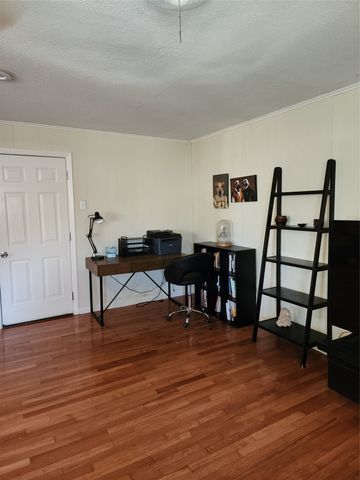 5225 Stephanie Drive, Haltom City, TX 76117