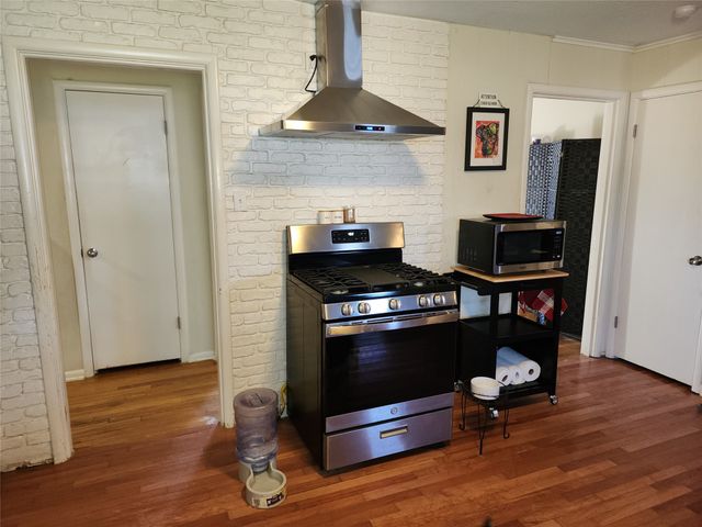 5225 Stephanie Drive, Haltom City, TX 76117