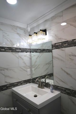 1747 Avenue A, Schenectady, NY 12308