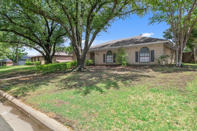 1002 Meridith Drive, Terrell, TX 75160
