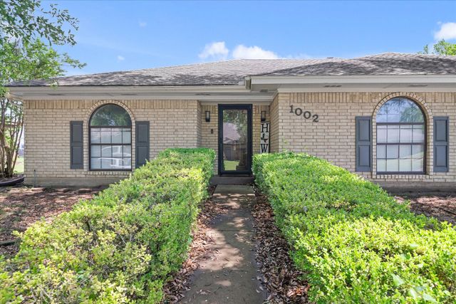 1002 Meridith Drive, Terrell, TX 75160