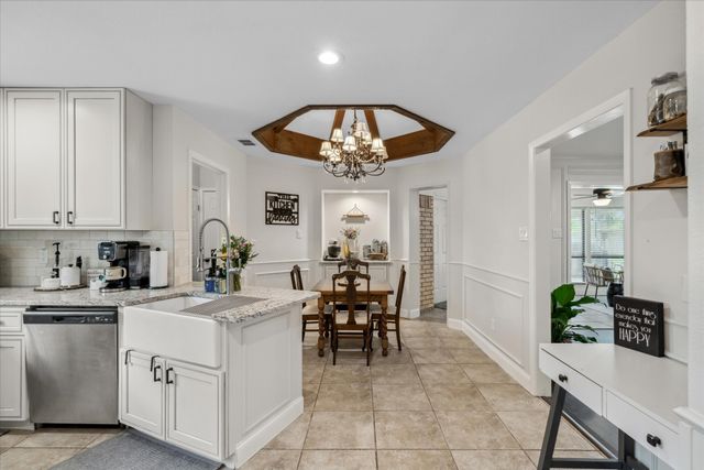 1002 Meridith Drive, Terrell, TX 75160