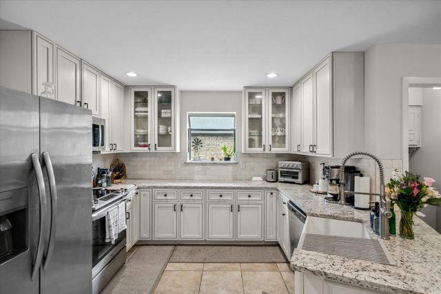 1002 Meridith Drive, Terrell, TX 75160