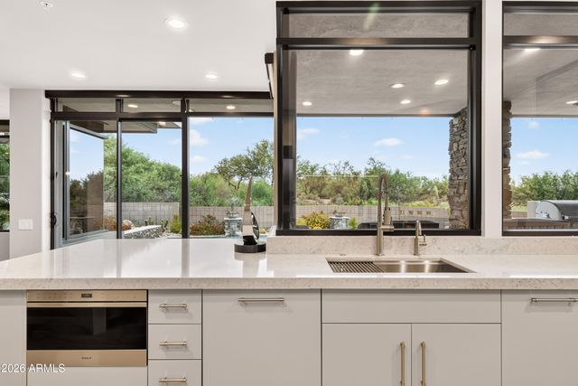 10651 E FERNWOOD Lane, Scottsdale, AZ 85262
