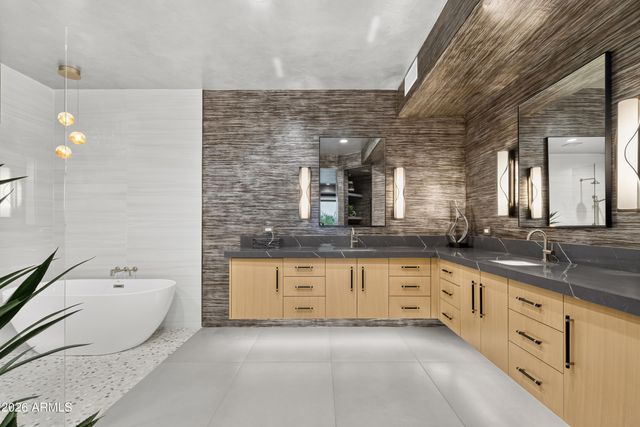 10651 E FERNWOOD Lane, Scottsdale, AZ 85262