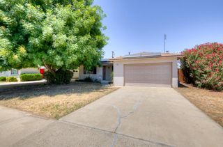 955 W Fairmont Avenue, Clovis, CA 93612