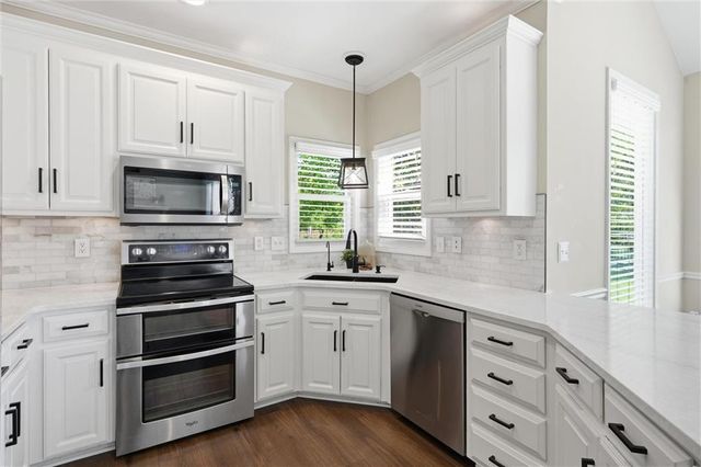 14125 W 147th Terrace, Olathe, KS 66062