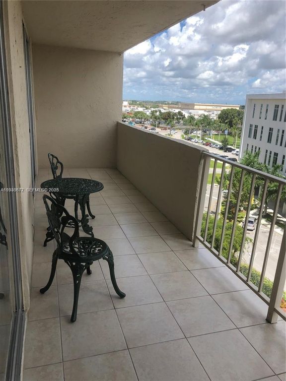 4675 W 18th Ct 701, Hialeah, FL 33012