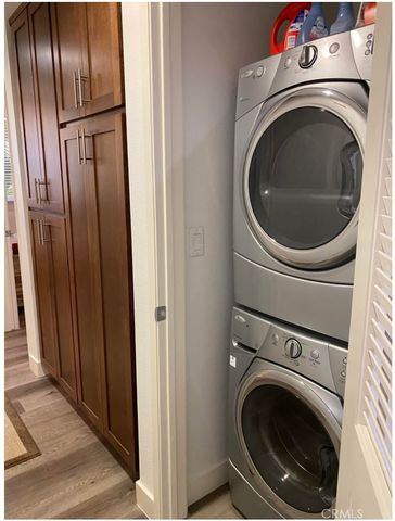 21301 Erwin, Woodland Hills, CA 91367