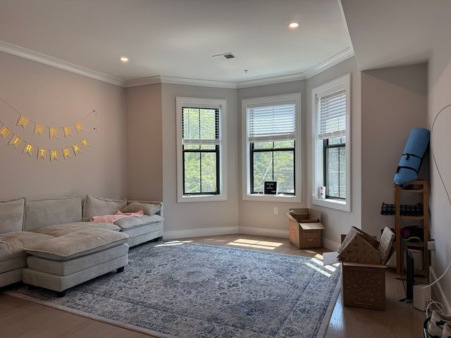 285 Lamartine St PH, Boston, MA 02130