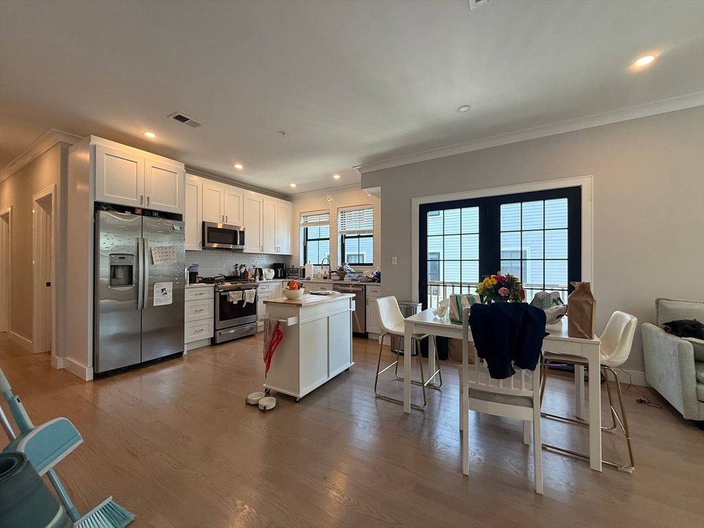 285 Lamartine St PH, Boston, MA 02130