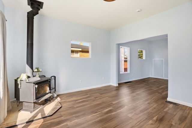 1407 E Crown Ave, Spokane, WA 99207