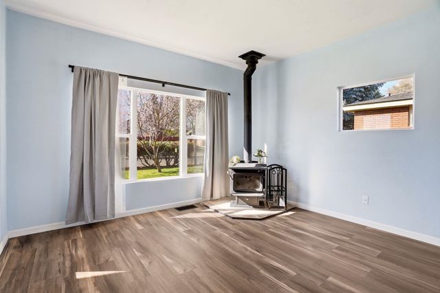 1407 E Crown Ave, Spokane, WA 99207