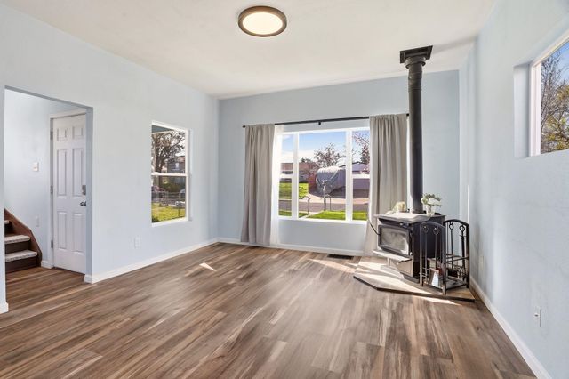 1407 E Crown Ave, Spokane, WA 99207