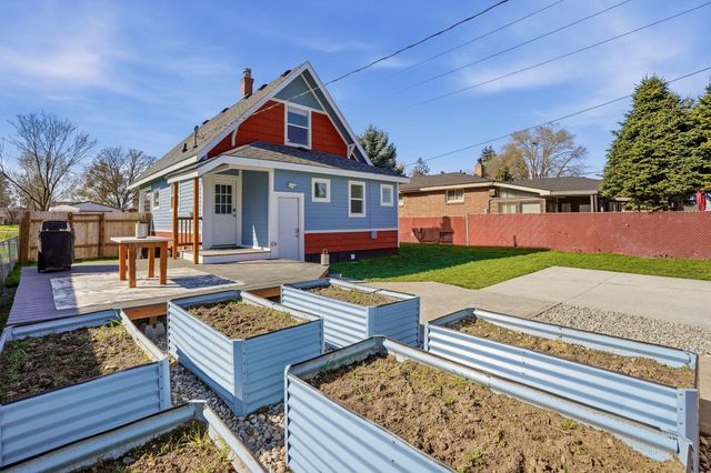 1407 E Crown Ave, Spokane, WA 99207