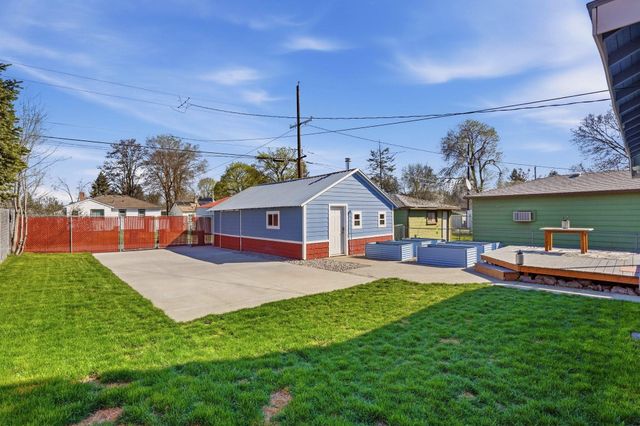 1407 E Crown Ave, Spokane, WA 99207