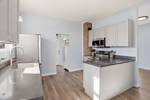 1407 E Crown Ave, Spokane, WA 99207