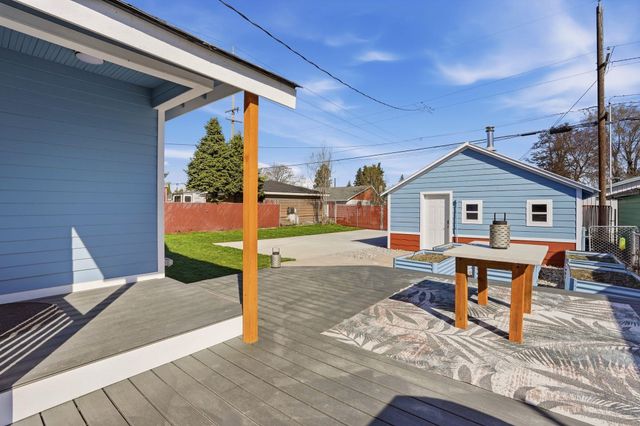 1407 E Crown Ave, Spokane, WA 99207