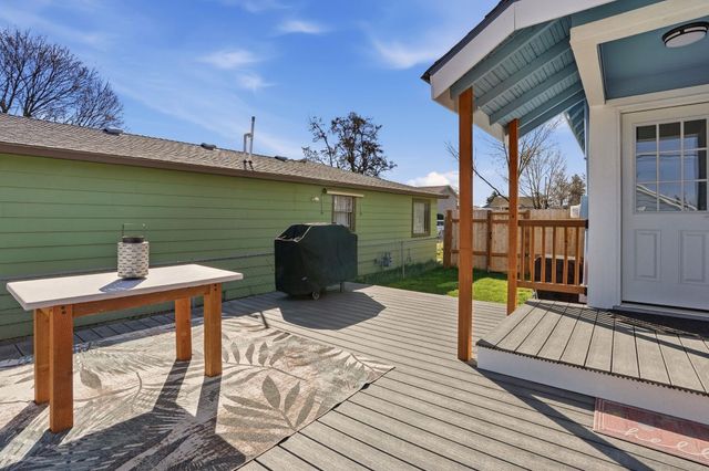 1407 E Crown Ave, Spokane, WA 99207