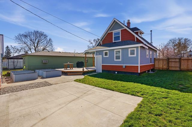 1407 E Crown Ave, Spokane, WA 99207