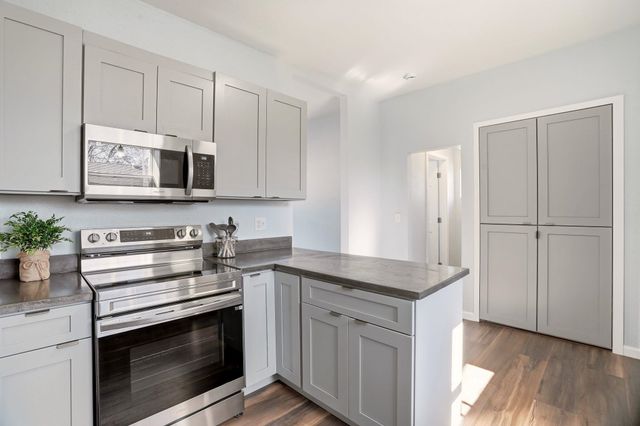 1407 E Crown Ave, Spokane, WA 99207