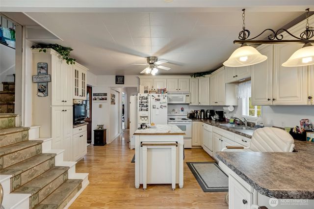 2225 61st Street SE, Everett, WA 98203