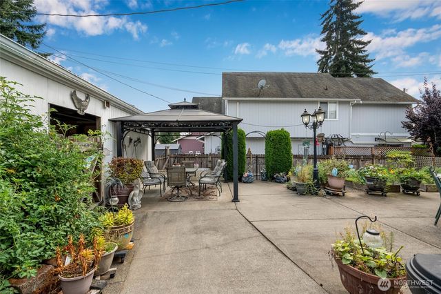 2225 61st Street SE, Everett, WA 98203