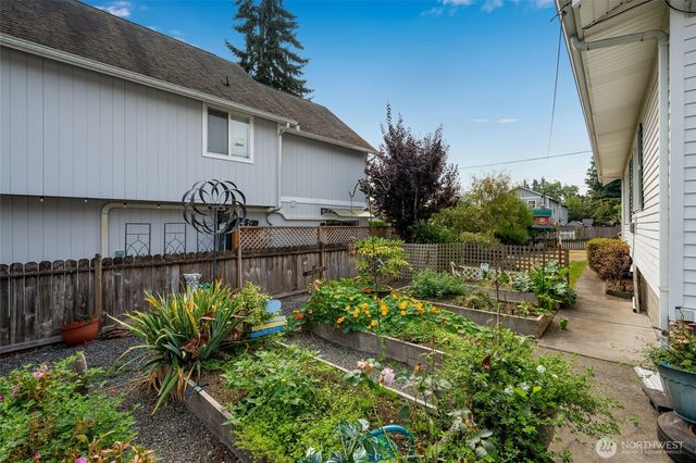 2225 61st Street SE, Everett, WA 98203