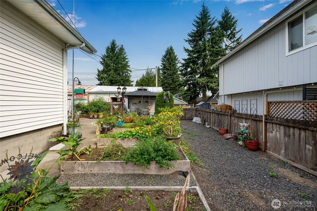 2225 61st Street SE, Everett, WA 98203