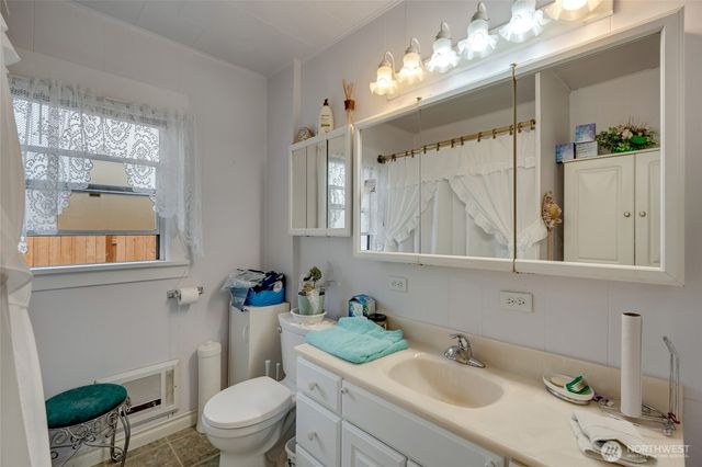 2225 61st Street SE, Everett, WA 98203