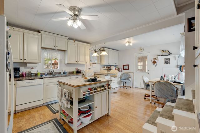 2225 61st Street SE, Everett, WA 98203