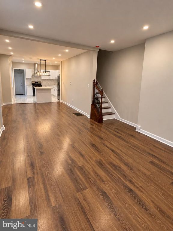 21 N WESTFIELD AVE, TRENTON, NJ 08618 — photo 2