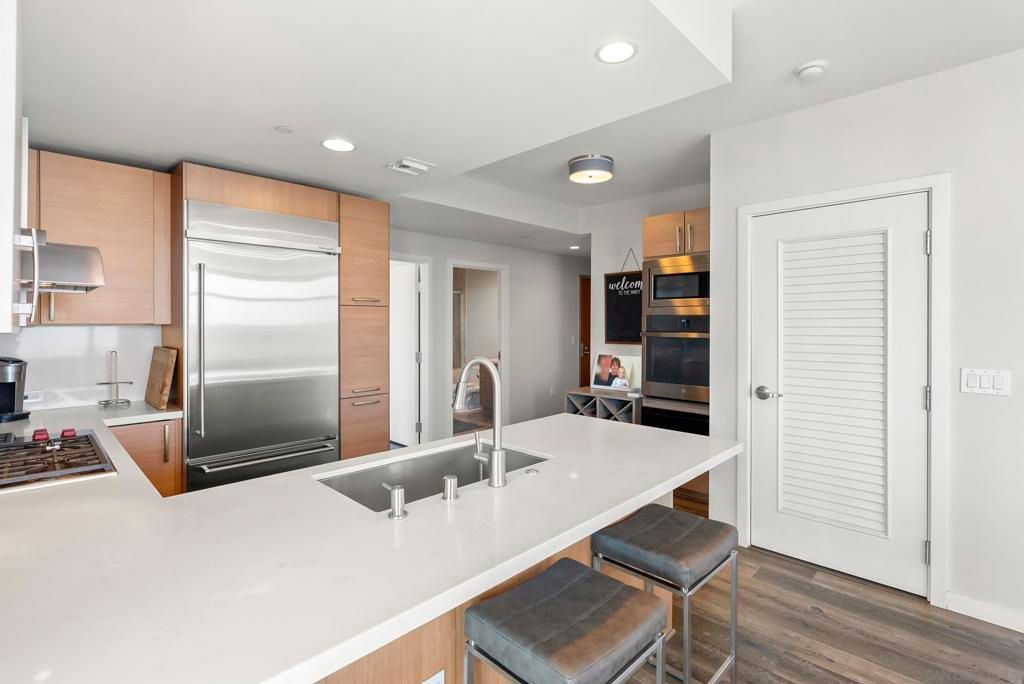 Image 6 of property listing at 800 The Mark 1209, San Diego, CA 92101