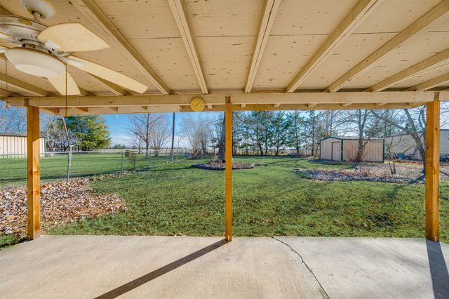 235 Elizabeth Lane, Blossom, TX 75416