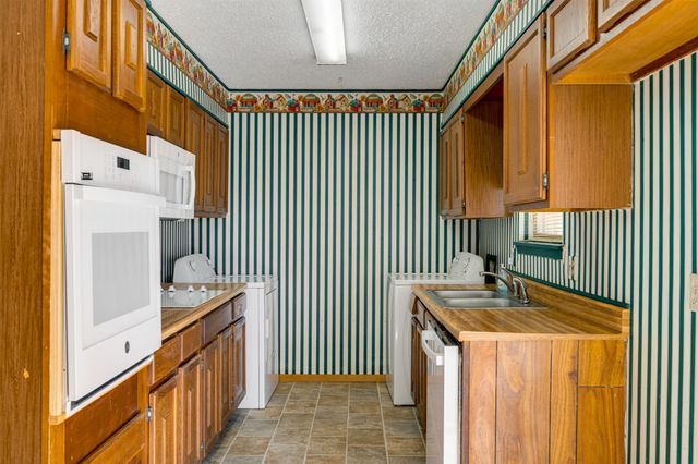 235 Elizabeth Lane, Blossom, TX 75416