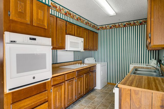 235 Elizabeth Lane, Blossom, TX 75416