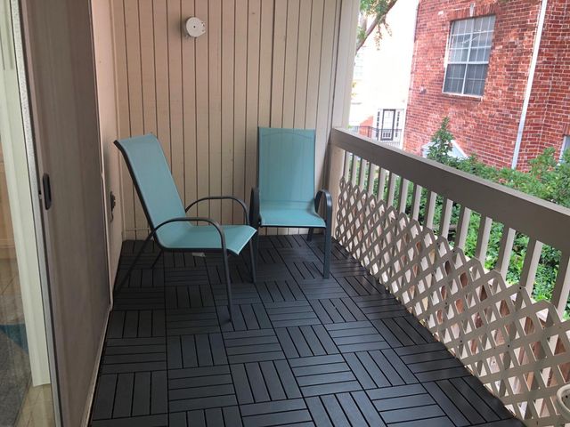 2300 Augusta Drive 32, Houston, TX 77057