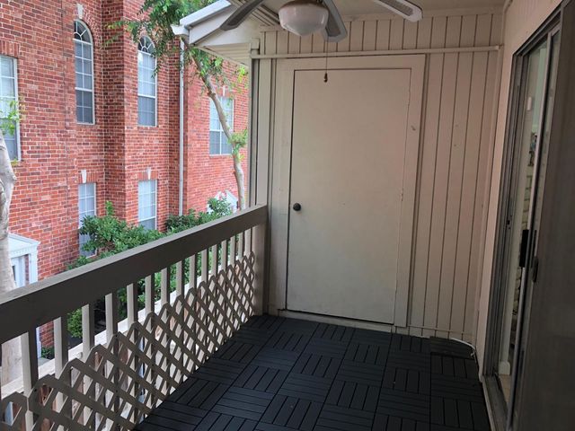 2300 Augusta Drive 32, Houston, TX 77057