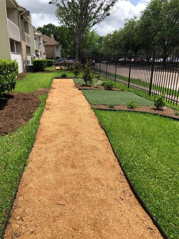2300 Augusta Drive 32, Houston, TX 77057