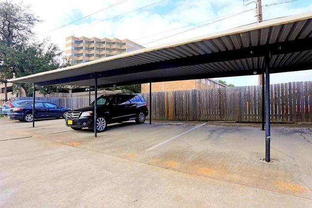 2300 Augusta Drive 32, Houston, TX 77057