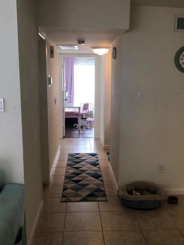 2300 Augusta Drive 32, Houston, TX 77057