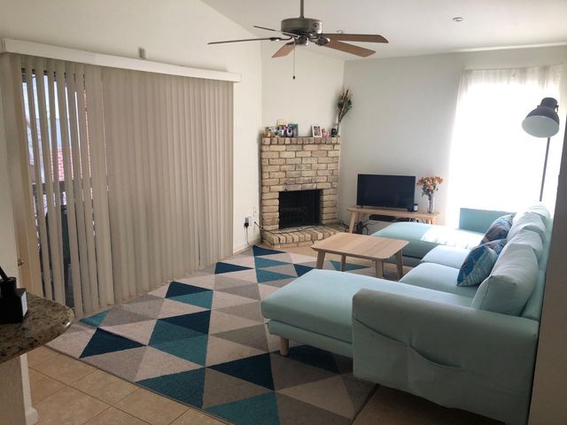 2300 Augusta Drive 32, Houston, TX 77057